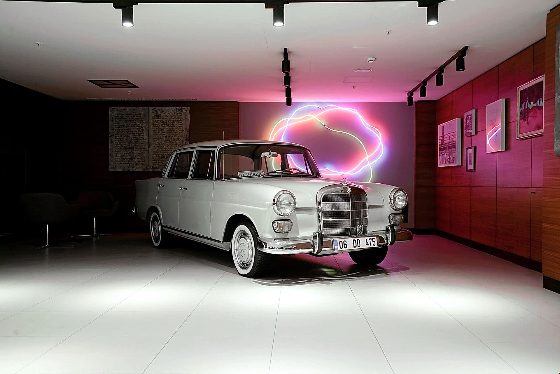 Zamansız Zarafetin İzinde